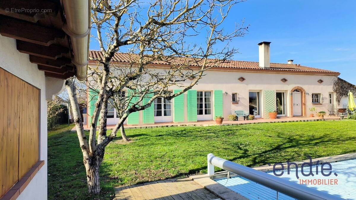 Maison à CORNEBARRIEU