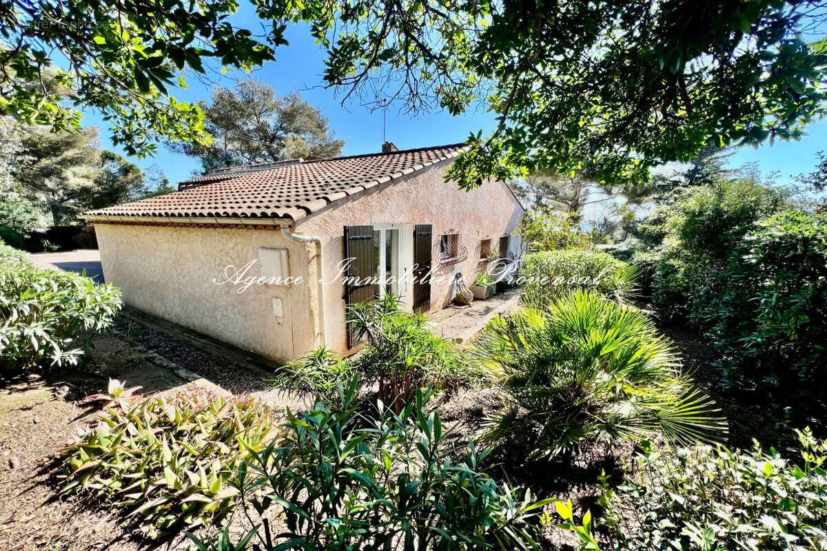 Maison à LES ISSAMBRES