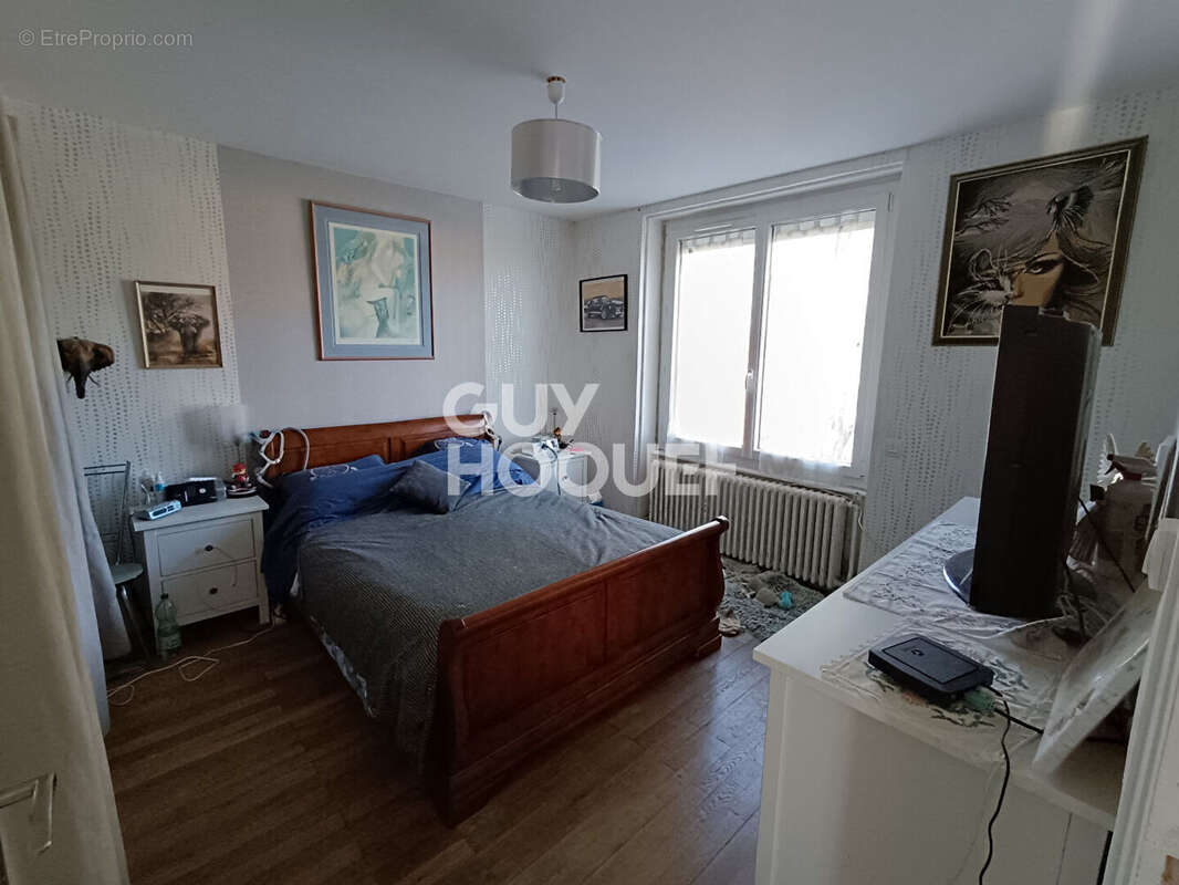 Maison à NOIRETABLE