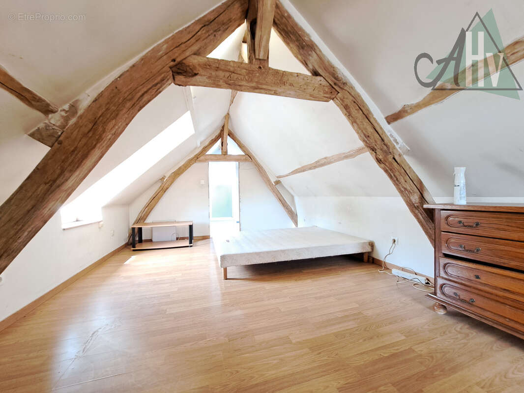 Maison à VILLENEUVE-LA-GUYARD