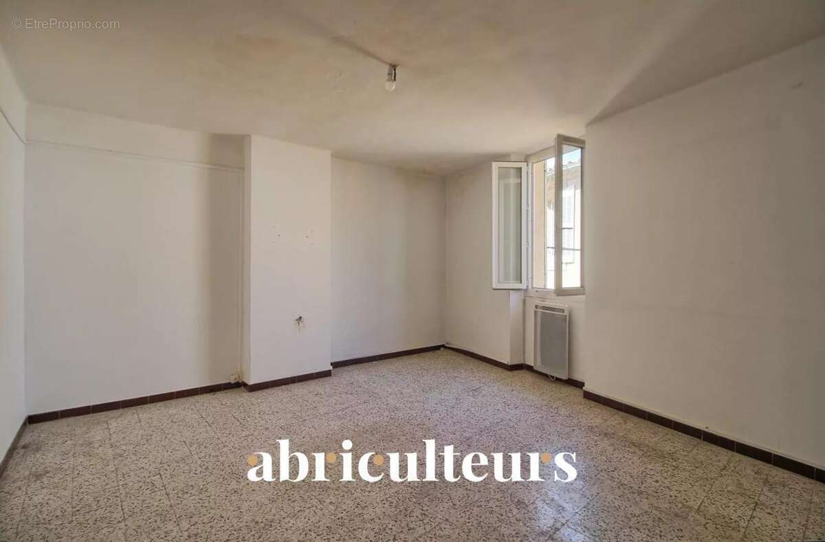 Appartement à ROGNES