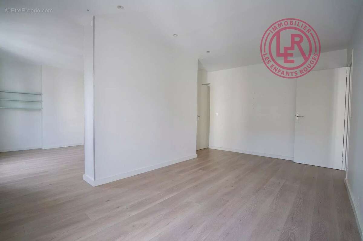 Paris 11ème - Roquette / Voltaire - Appartement 4 pièces en dernier étage avec ascenseur - photo 4