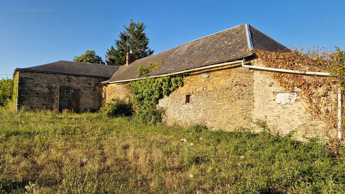 Maison de campagne à rénover   Axe Angers-Rennes - photo 11