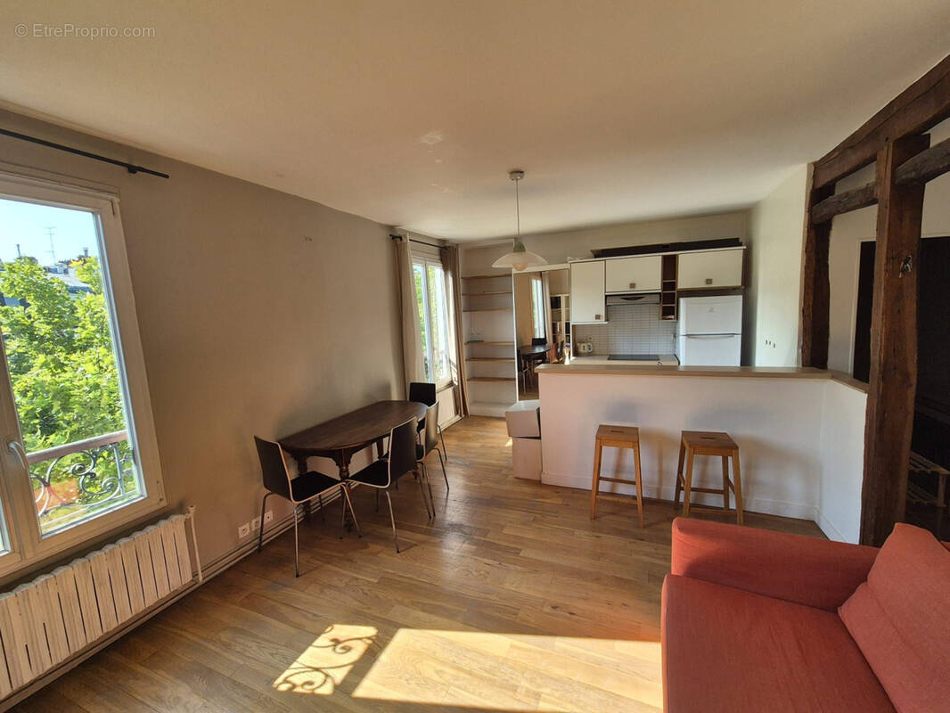 Appartement à PARIS-18E
