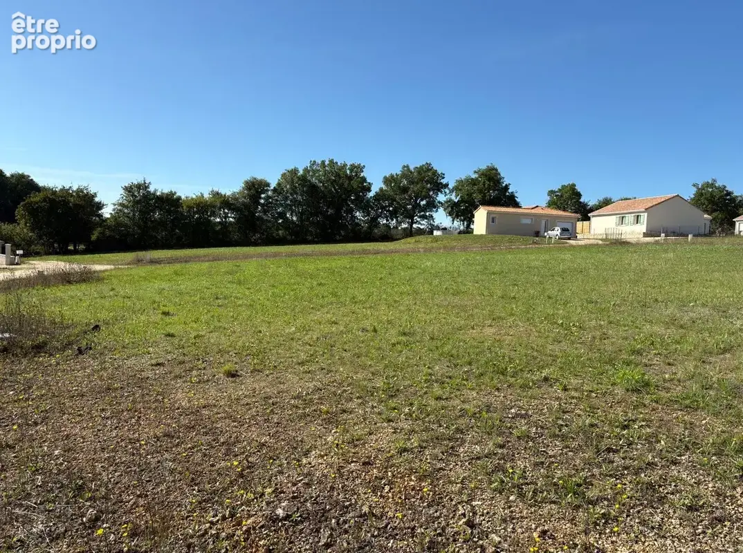 Photo Terrain à Cornille au prix de 30 000€