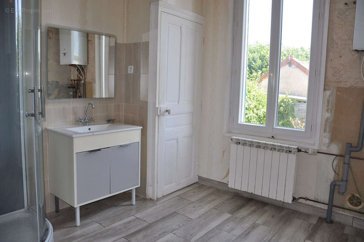 Belle maison des années 30, proche des commodités, terrain de 2120 m2 - photo 7