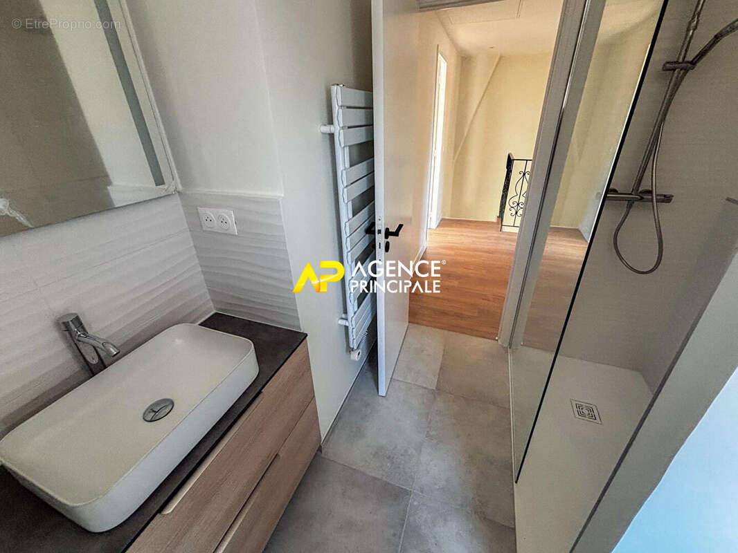 Maison à SARTROUVILLE