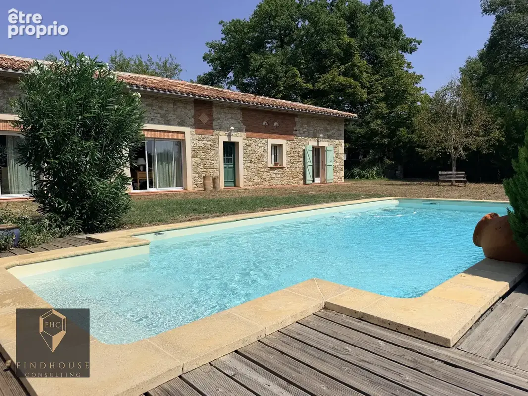 Propiété t7 - 220 m2 - 6 hectares - piscine - installations équestre - photo 17
