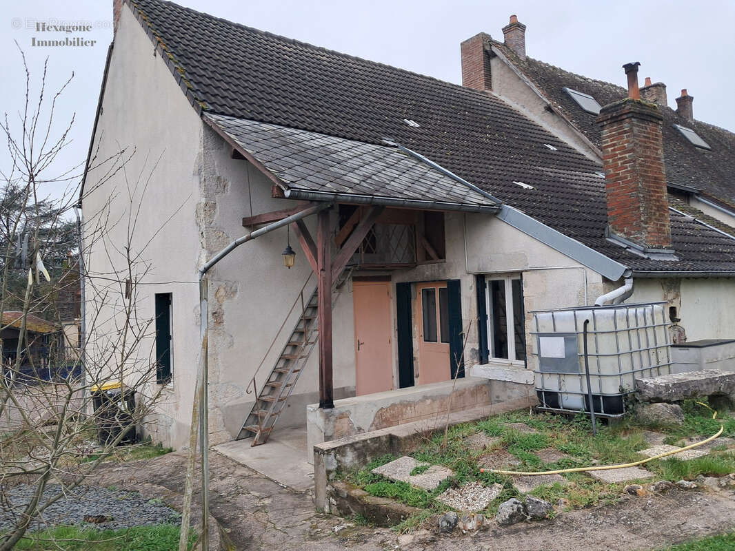 Maison à FAVERELLES
