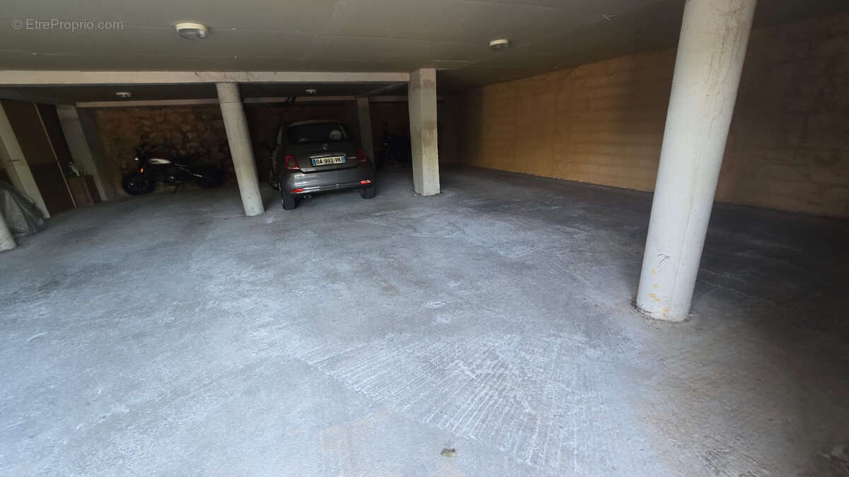 Appartement T3 avec terrasse et double garage - photo 6