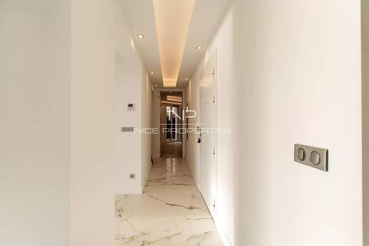 Appartement à ROQUEBRUNE-CAP-MARTIN