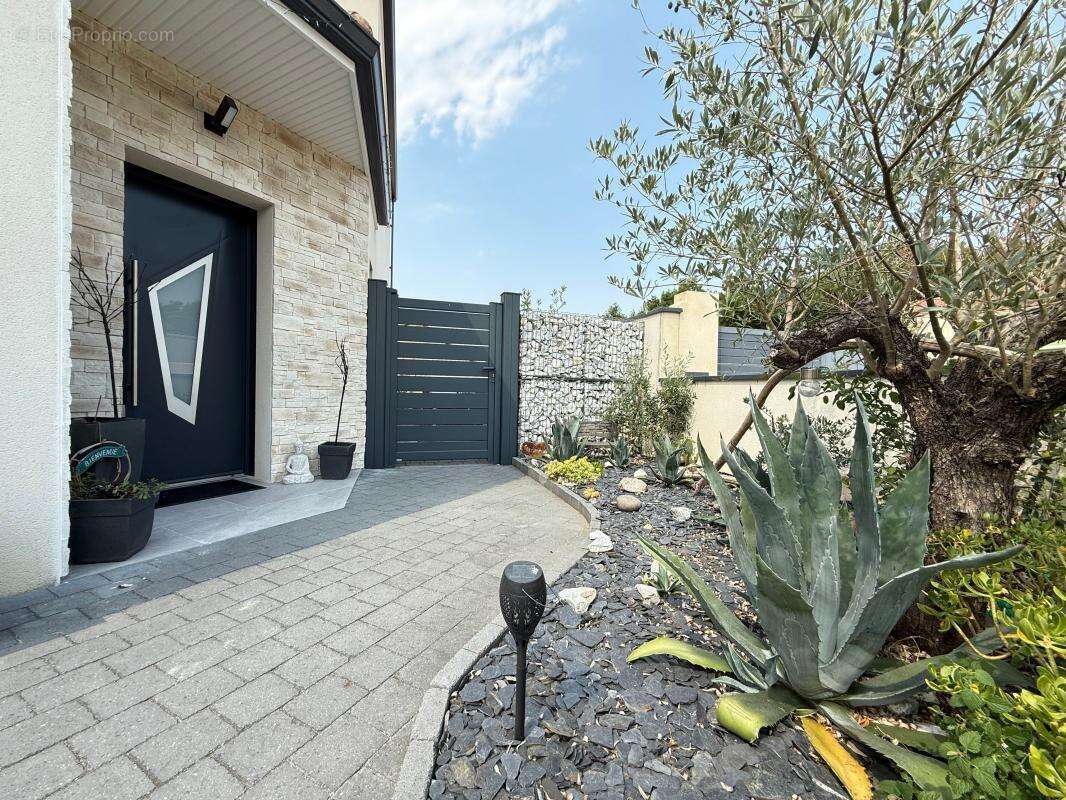 Maison à SAINT-SULPICE-DE-ROYAN