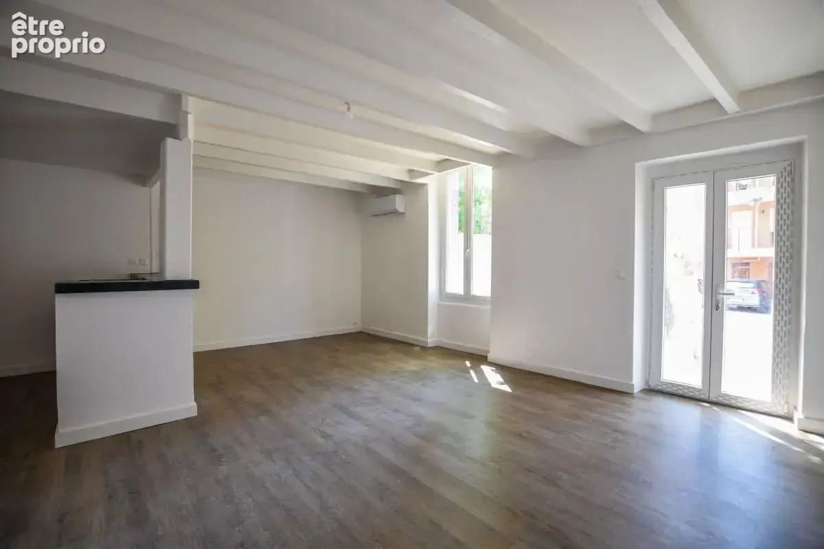 Maison à vendre à Orange, trois chambres et jardin ! - photo 2