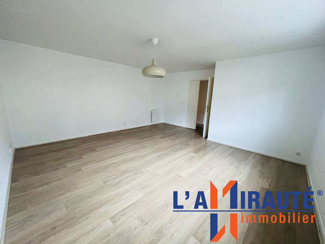 Appartement à SARTROUVILLE