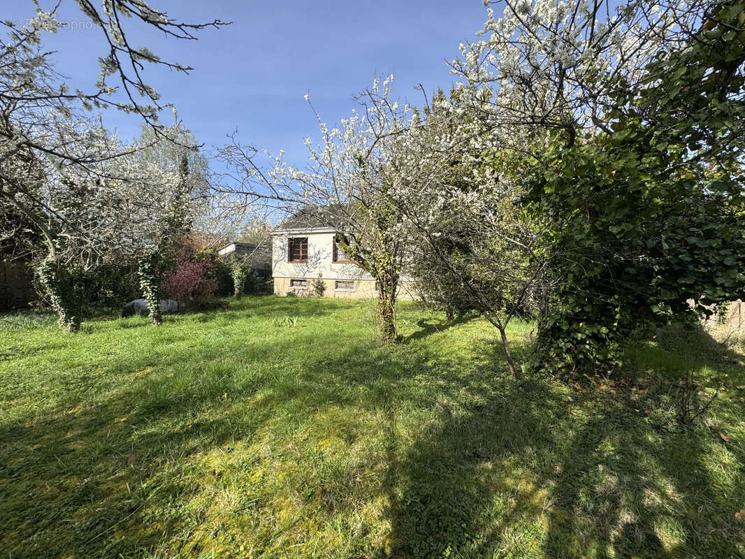 Maison à FLEURY-LES-AUBRAIS