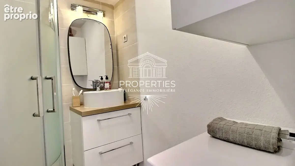 Le lavandou - le grand jardin - t2 renove - dernier etage - terrasse - parking - piscine - photo 7
