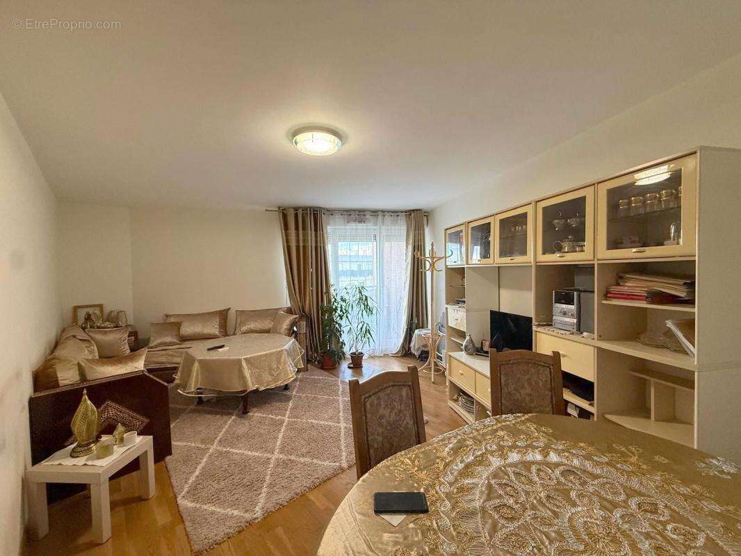 Appartement À Vendre - photo 3