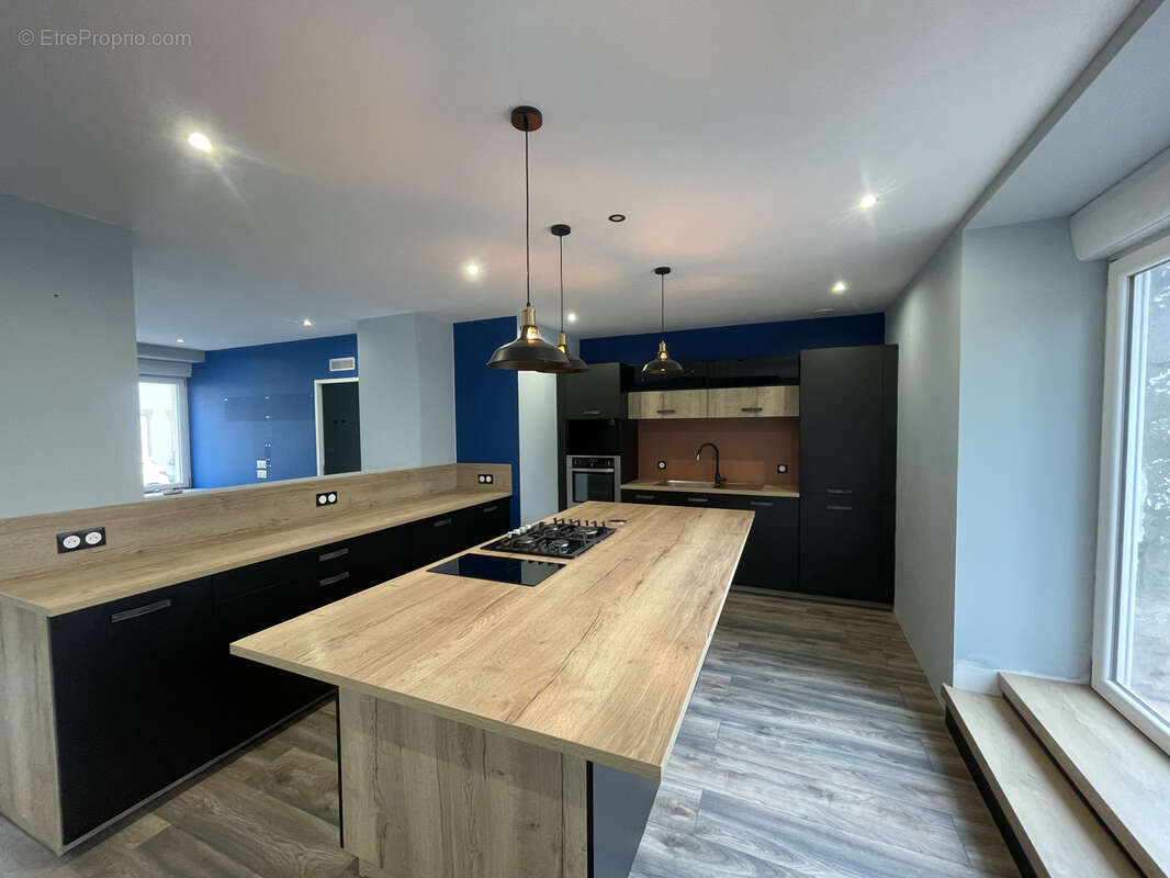 Maison à ROUGEMONT-LE-CHATEAU