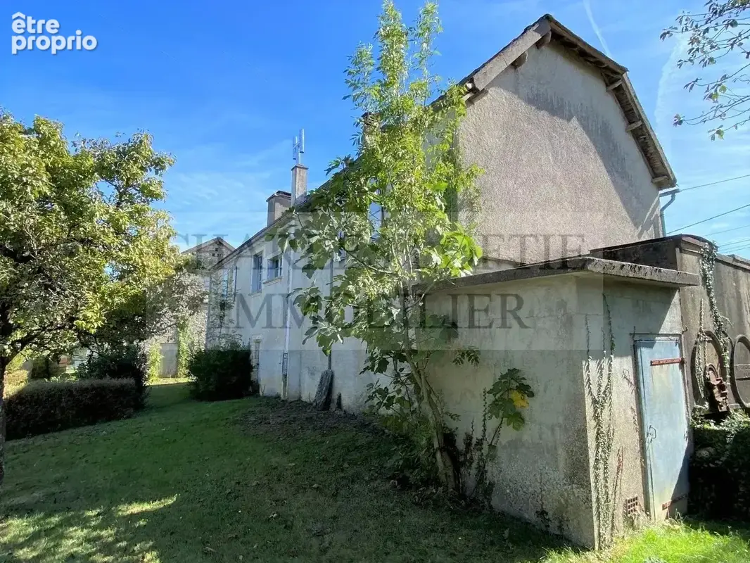 Ancien corps de ferme avec nombreux bâtiments sur 2 ha de terrain, avec belles vues sur la campagne environnan - photo 21