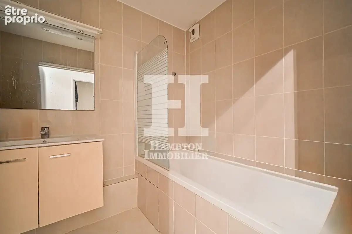 Exclusivité. Rue Manin / Buttes Chaumont. Appartement 4 pièces de 86.26m² - photo 7