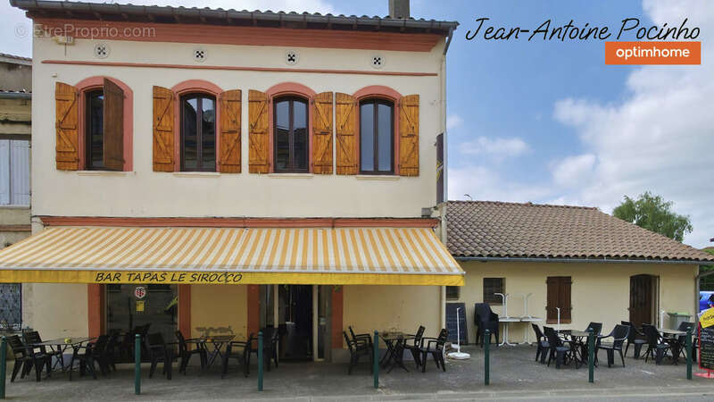 Appartement à SAINTE-FOY-DE-PEYROLIERES