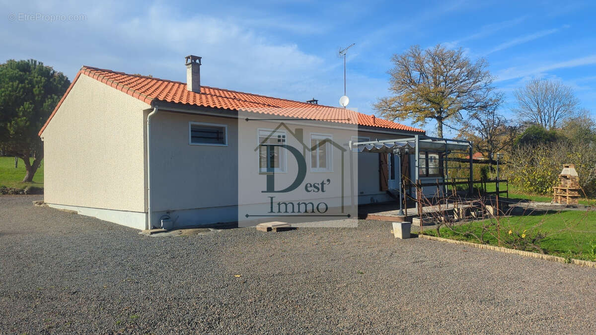 Maison à EXIDEUIL