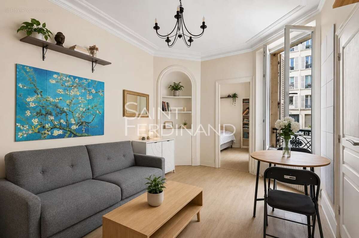 Appartement à NEUILLY-SUR-SEINE