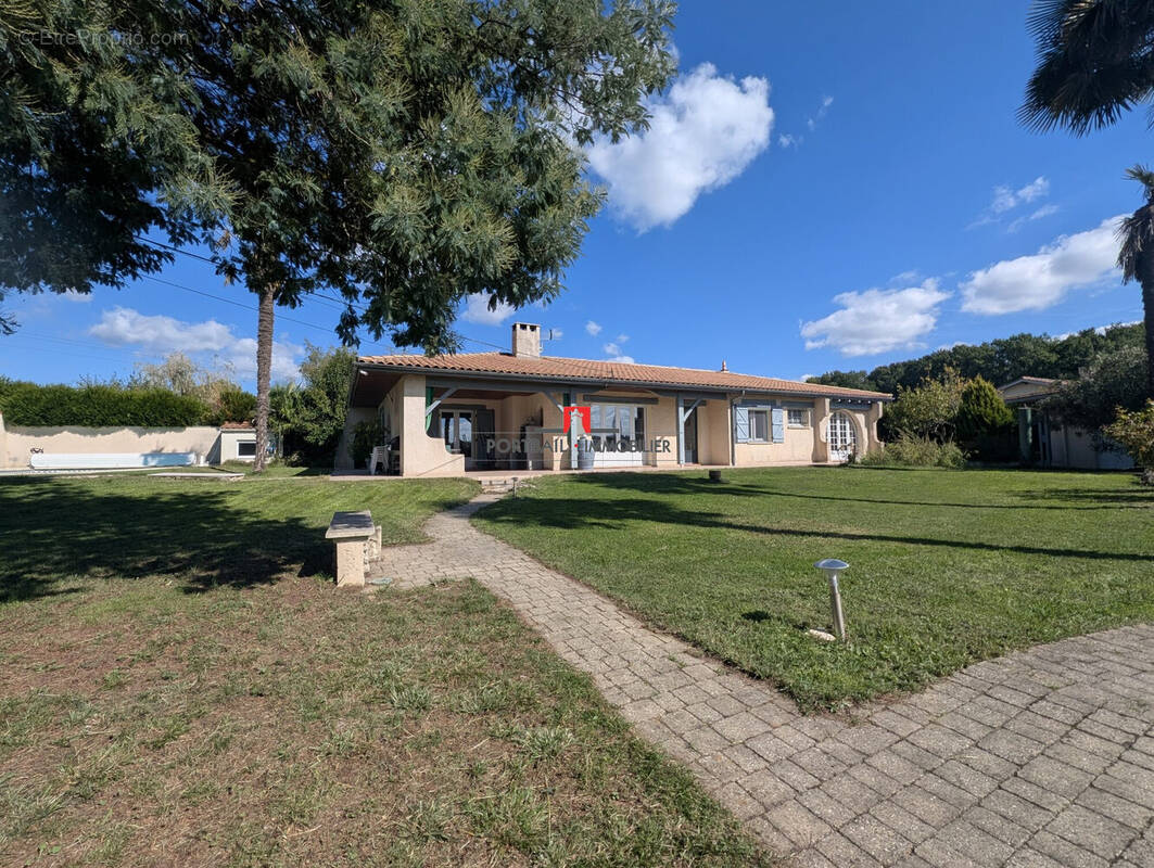 Maison à COMPS