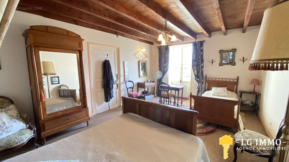 Maison à BOUTENAC-TOUVENT