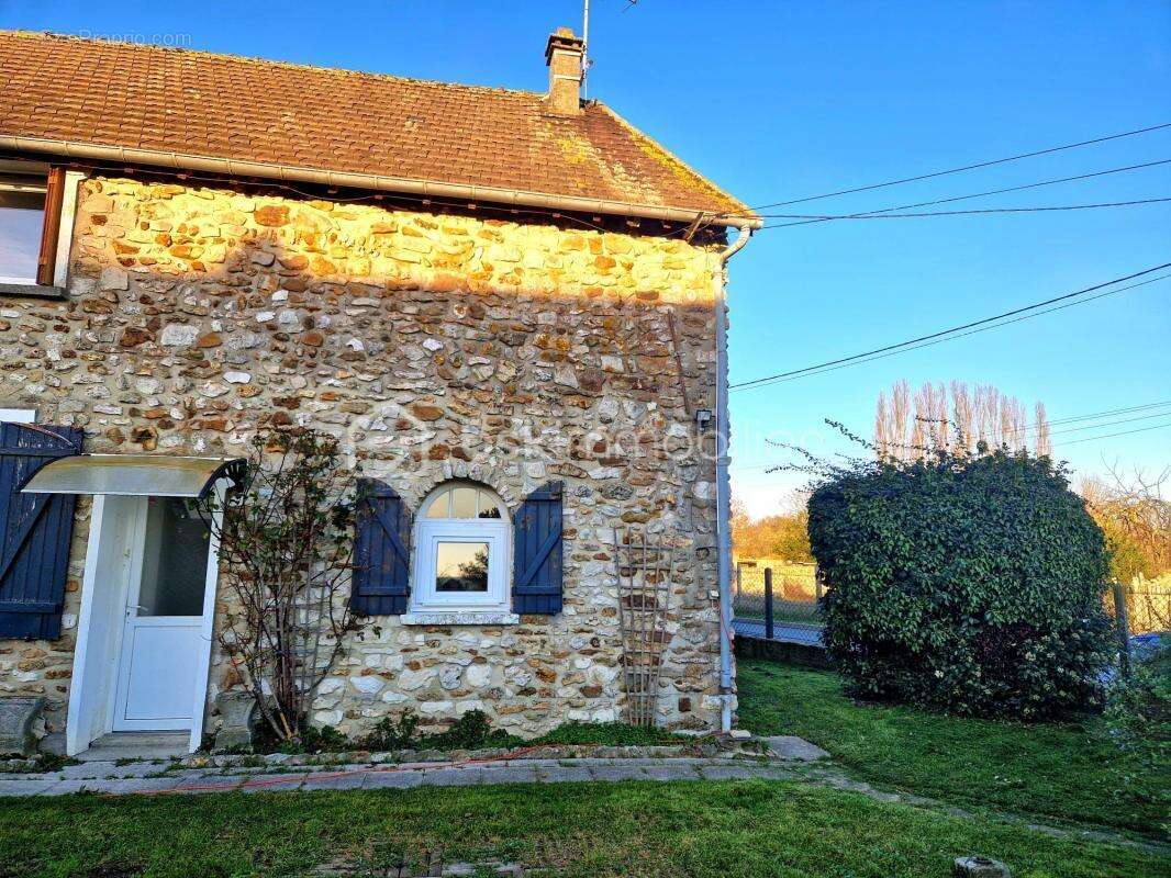 Maison à ORVILLIERS