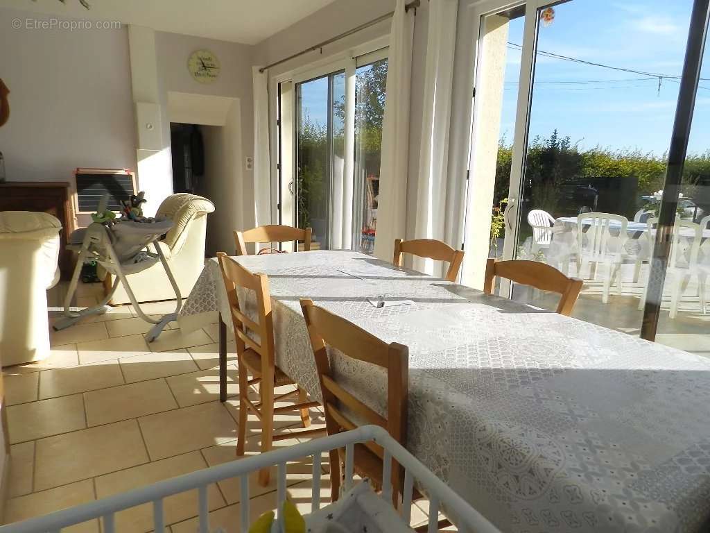 Maison à SAINT-PIERRE-SUR-DIVES