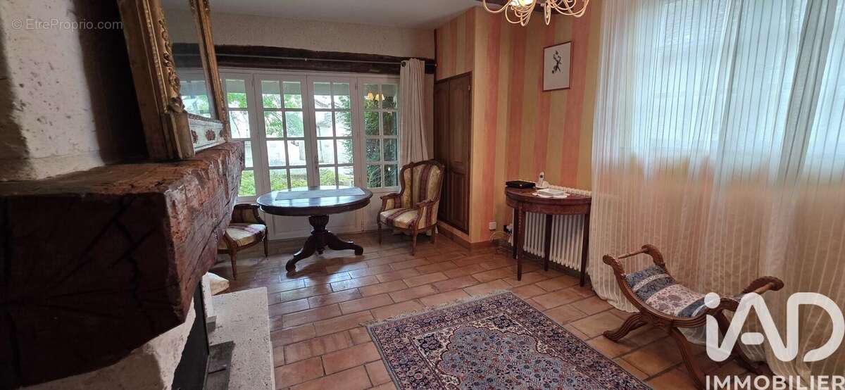 Photo 6 - Maison à MONTJOI