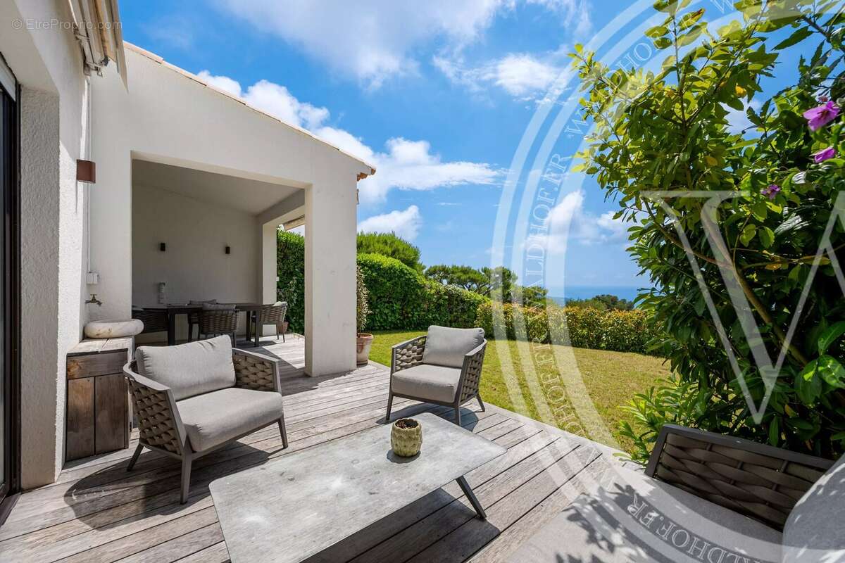 Appartement Duplex Rénové avec Jardin et Vue Panoramique sur la Mer à Villefranche-sur-Mer - photo 3