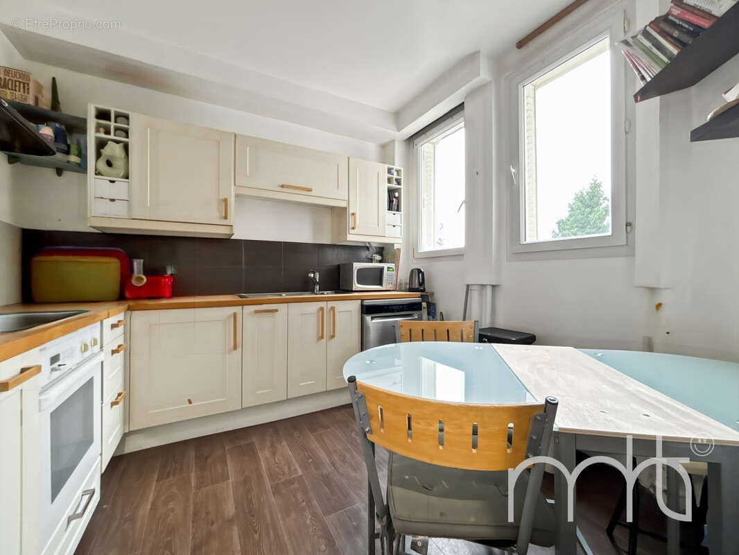 Appartement à COLOMBES