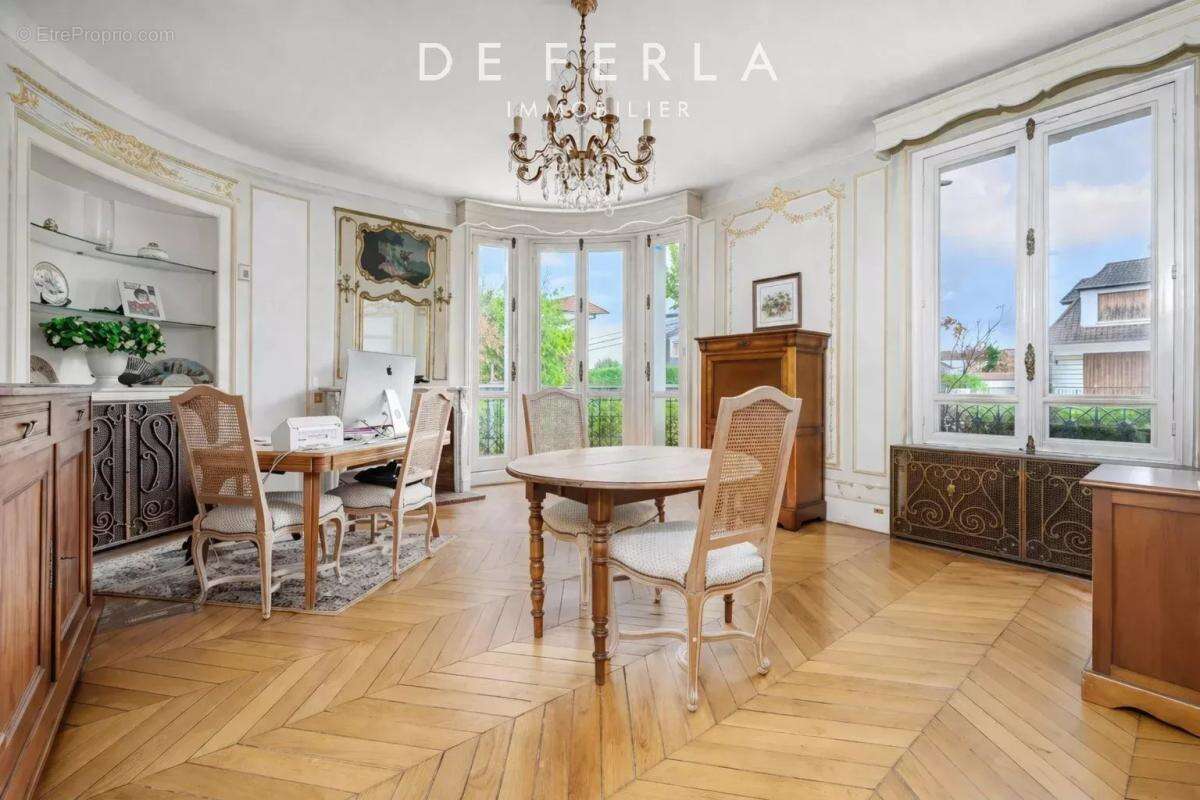 Appartement à SAINT-MAUR-DES-FOSSES