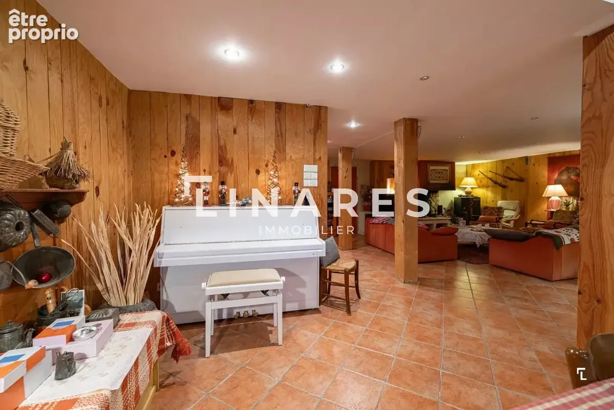 SIGNATURE - Villa 265m² (Sous-sol aménagé 62m²) - Piscine - Garage 44m²  - Parcelle de 1163m² - 13011 Les Camoins - photo 29