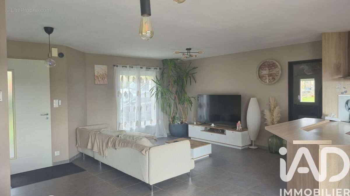 Maison 110 m² à Montboucher  - photo 4