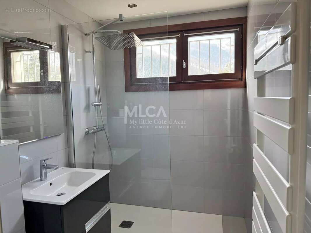 Appartement à SAINT-ETIENNE-DE-TINEE