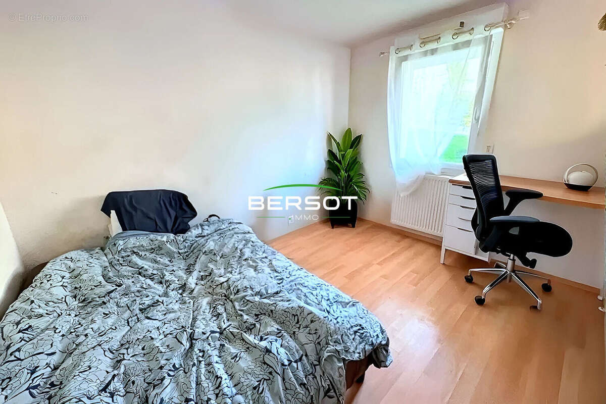 Appartement T3 en rez-de-jardin avec terrasse, parking et cave - Quartier Montrapon à Besançon - photo 5