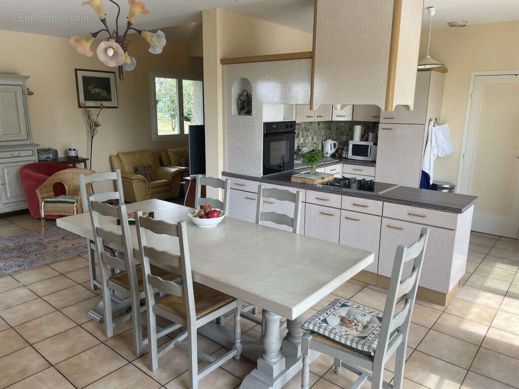 Maison à ORGNAC-SUR-VEZERE