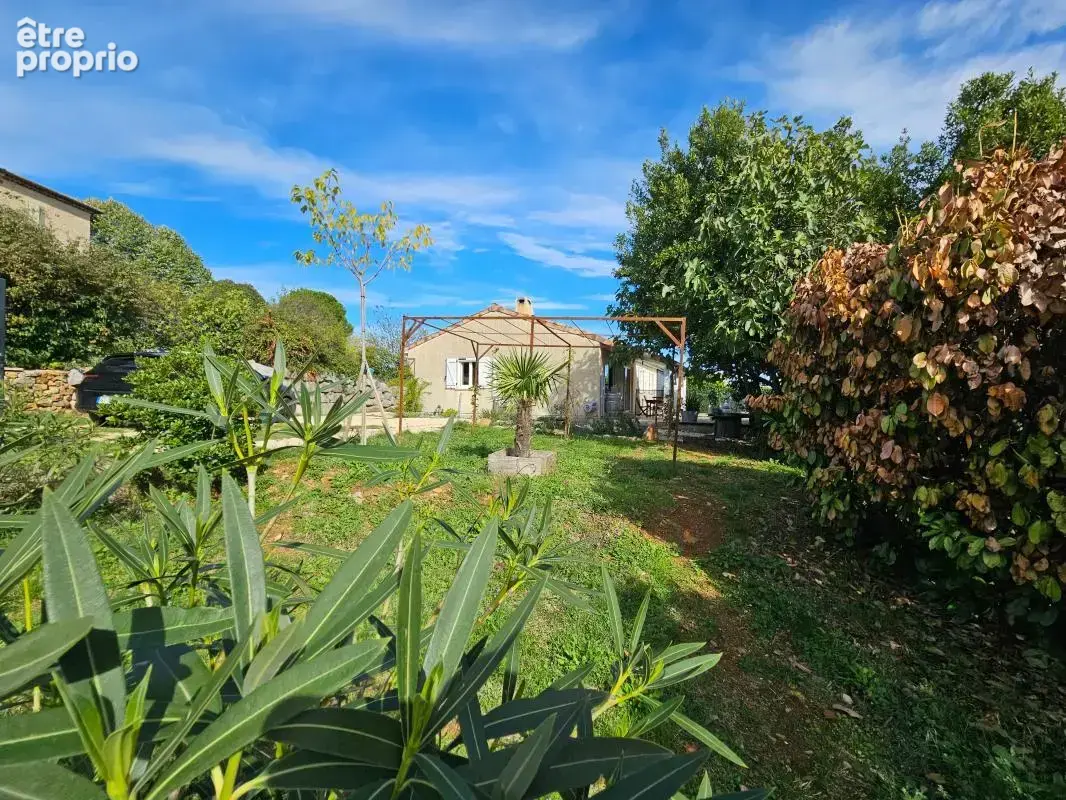SUD ARDÈCHE – SAINT-PAUL-LE-JEUNE (07460) Coup de cœur assuré ! Charmante villa de plain-pied sans aucun travaux, sur grand terr - photo 13
