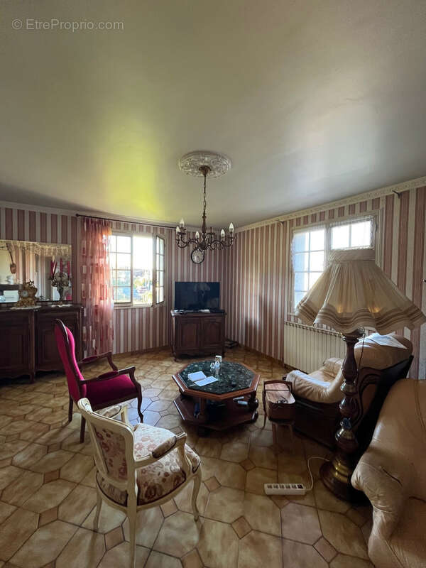 Maison à SAINT-AULAIRE