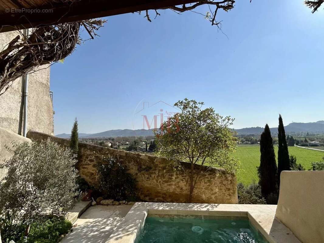 Maison à CADENET