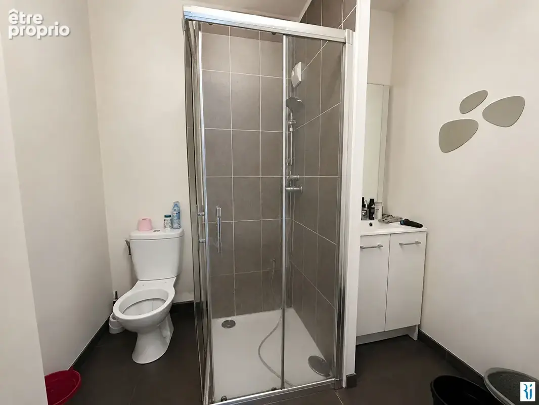 Spécial investisseurs ! Maromme studio loué avec balcon, parking et local vélo. - photo 4