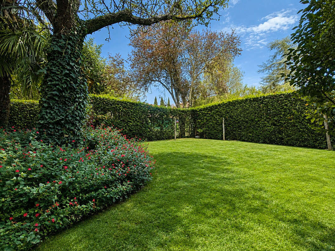 COTE PAVE - Villa T5 de 145m2 + 57 m2 d'annexes - photo 8