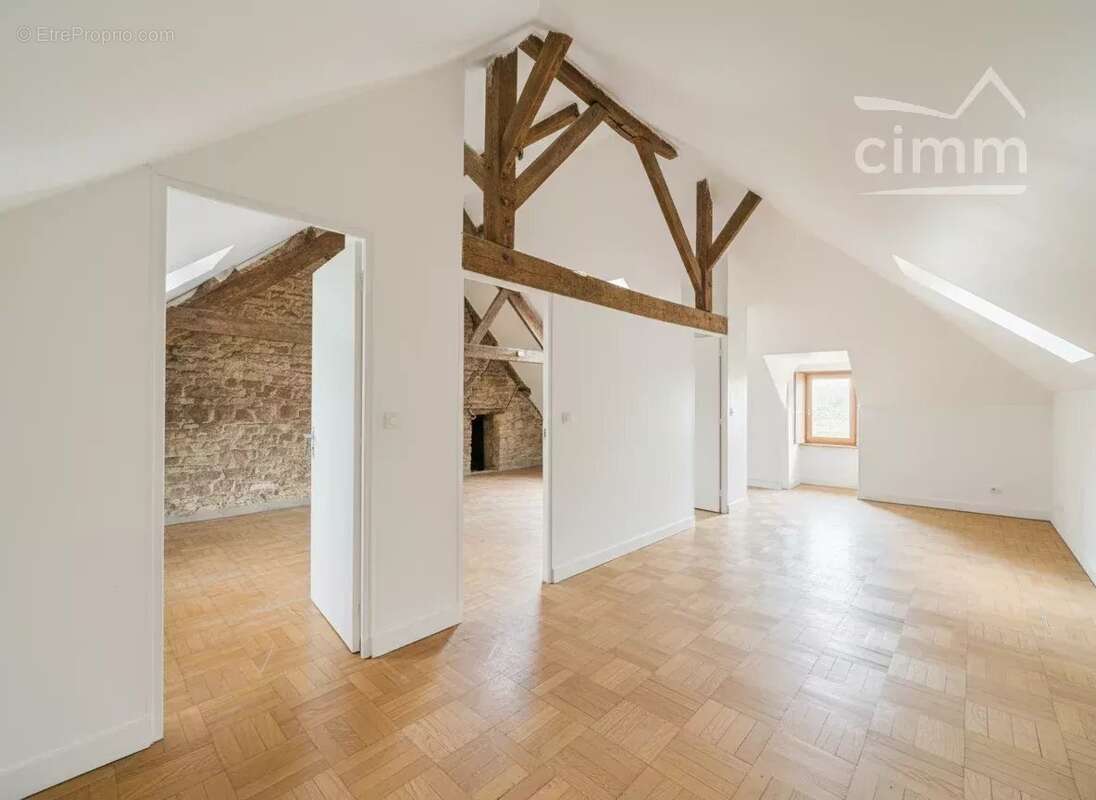 Appartement à BOURG-DES-COMPTES