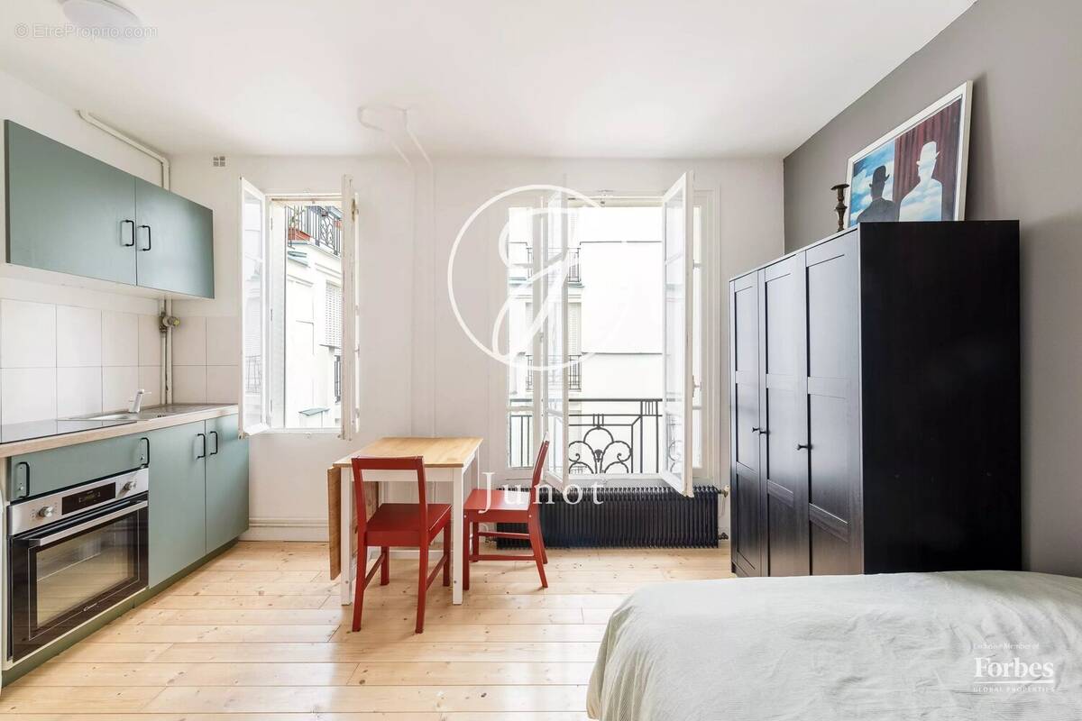 Appartement à PARIS-18E