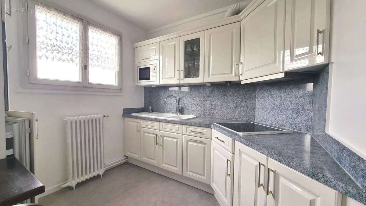 Appartement à BEYNES