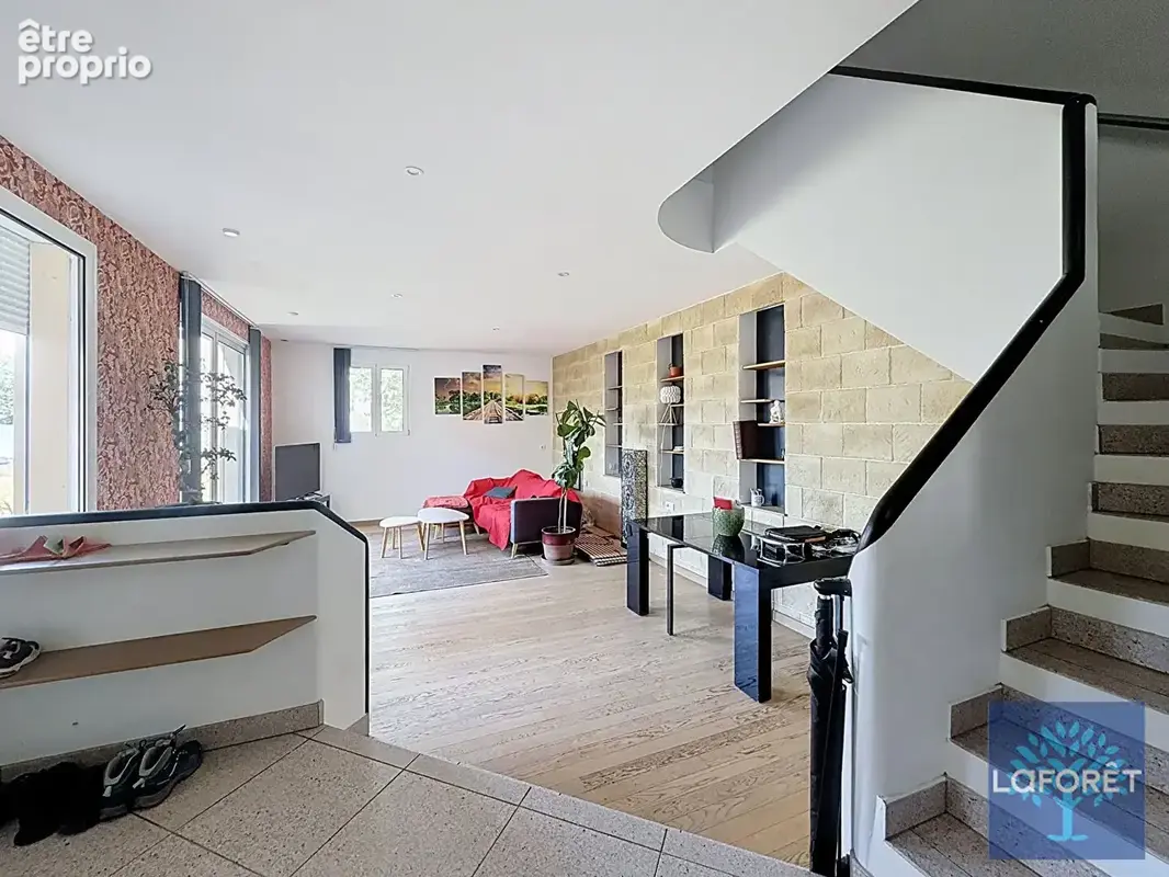 Maison à VIGNEUX-SUR-SEINE