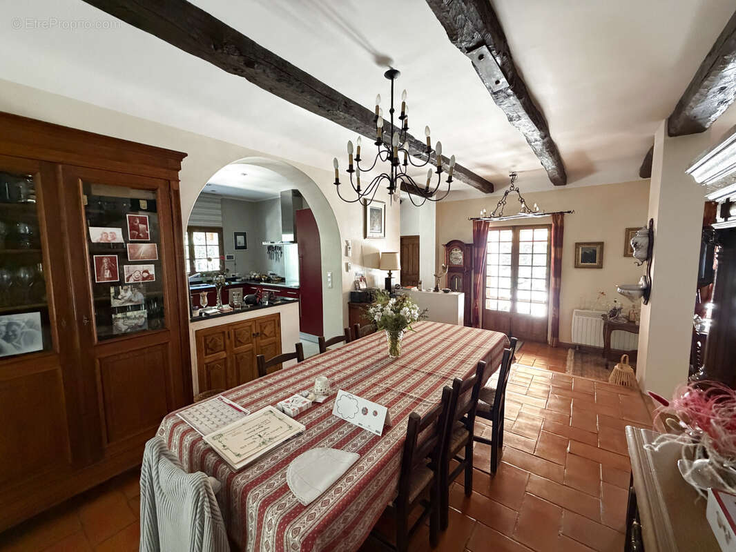 Maison à REGUSSE